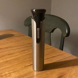 Houdini electric wine opener